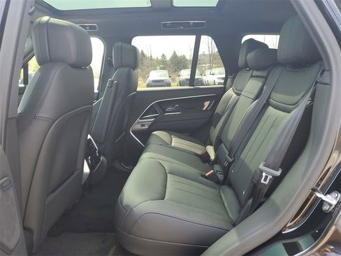 New 2025 Land Rover Range Rover SE image 29