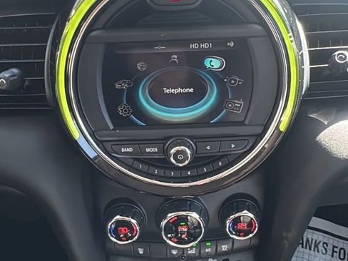 Used 2015 MINI Cooper 4-Door Hardtop image 54