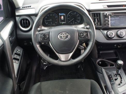 Used 2017 Toyota RAV4 LE image 5