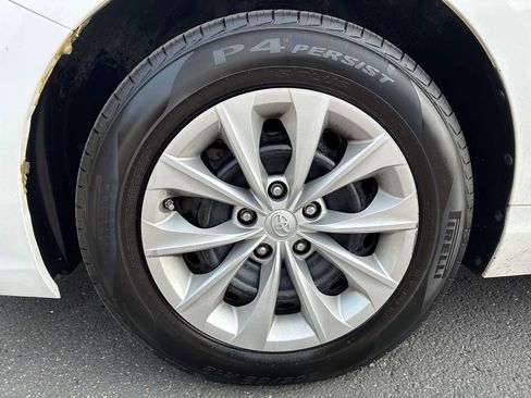 Used 2015 Toyota Camry LE FWD image 20