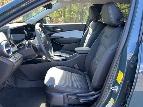 New 2025 Chevrolet Trax LT w/ Driver Confidence Package image 9