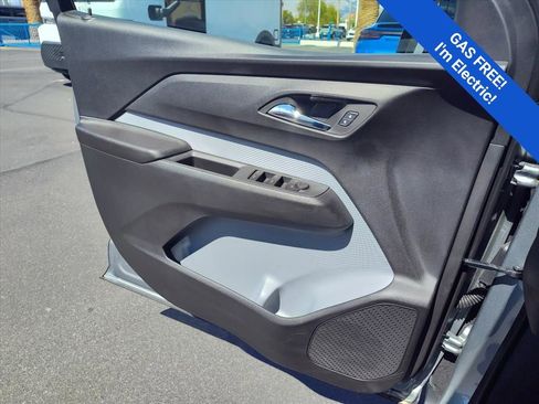 New 2027 Chevrolet Bolt RS w/ Technology Package FWD image 9