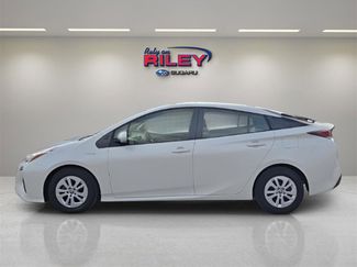 Used 2016 Toyota Prius Two video 2