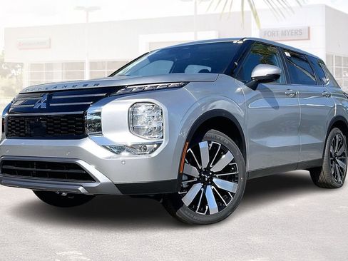 New 2026 Mitsubishi Outlander SE FWD image 2