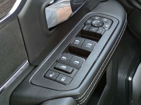 New 2026 RAM 3500 Laramie AWD/4WD image 25