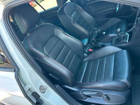 Used 2019 Volkswagen GTI SE w/ SE Experience Package image 10