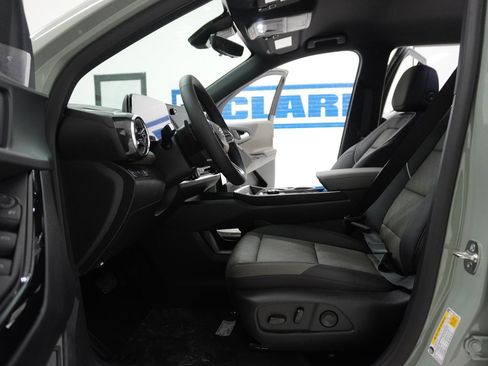 New 2026 Chevrolet Equinox LT w/ Convenience Package II image 17