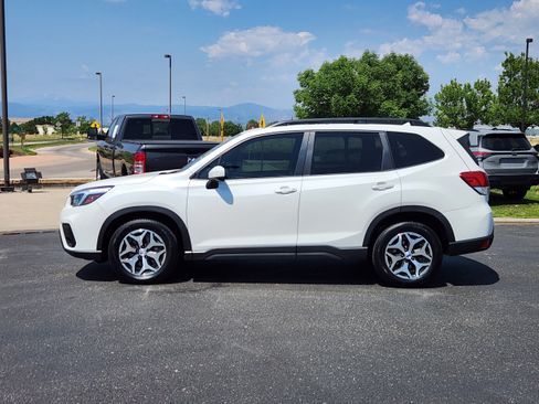 Used 2021 Subaru Forester Premium AWD/4WD image 2