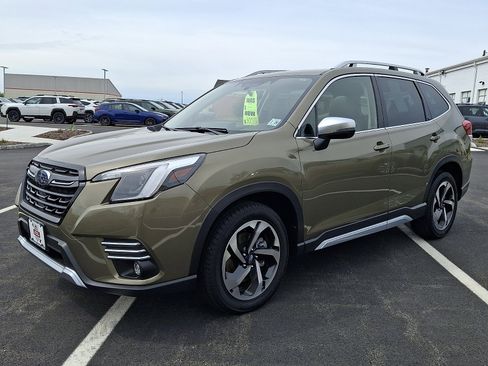 Certified 2023 Subaru Forester Touring AWD/4WD image 3