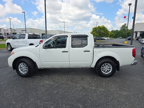 Used 2019 Nissan Frontier SV w/ Value Truck Package AWD/4WD image 11