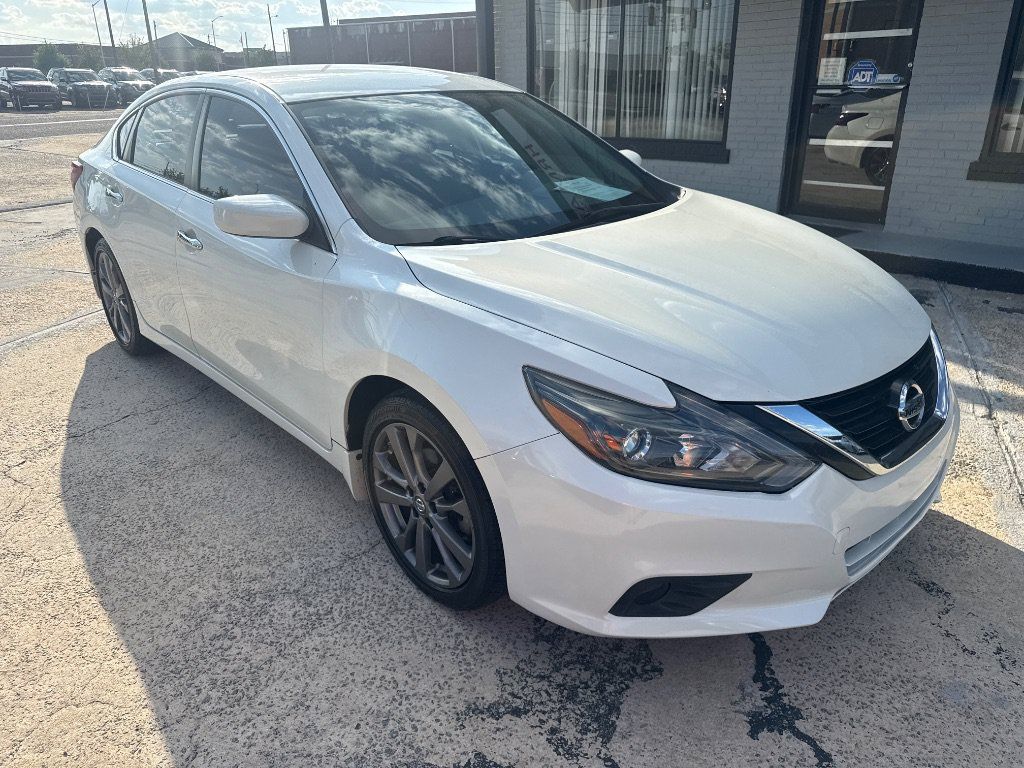 Used 2018 Nissan Altima 2.5 SR w/ SR Special Edition FWD image 2