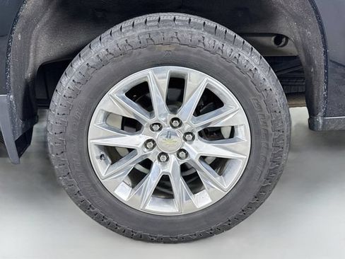 Used 2020 Chevrolet Silverado 1500 LTZ w/ LTZ Plus Package AWD/4WD image 30