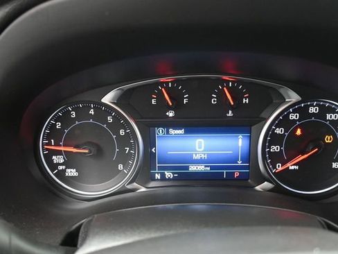 Used 2022 GMC Terrain SLE w/ Driver Convenience Package image 3