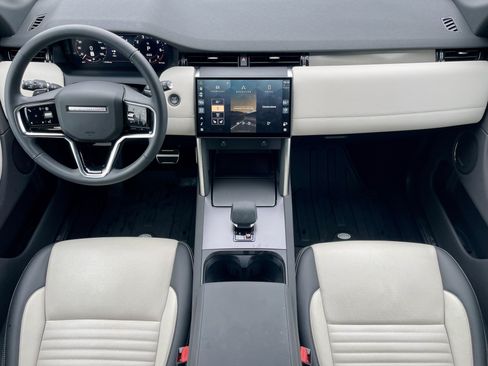 Certified 2025 Land Rover Discovery Sport Dynamic SE AWD/4WD image 16
