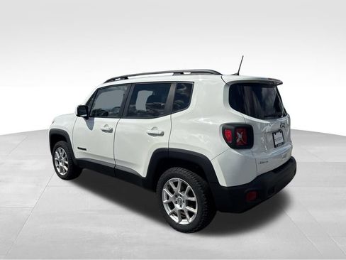 Used 2020 Jeep Renegade Latitude w/ Cold Weather Group AWD/4WD image 3