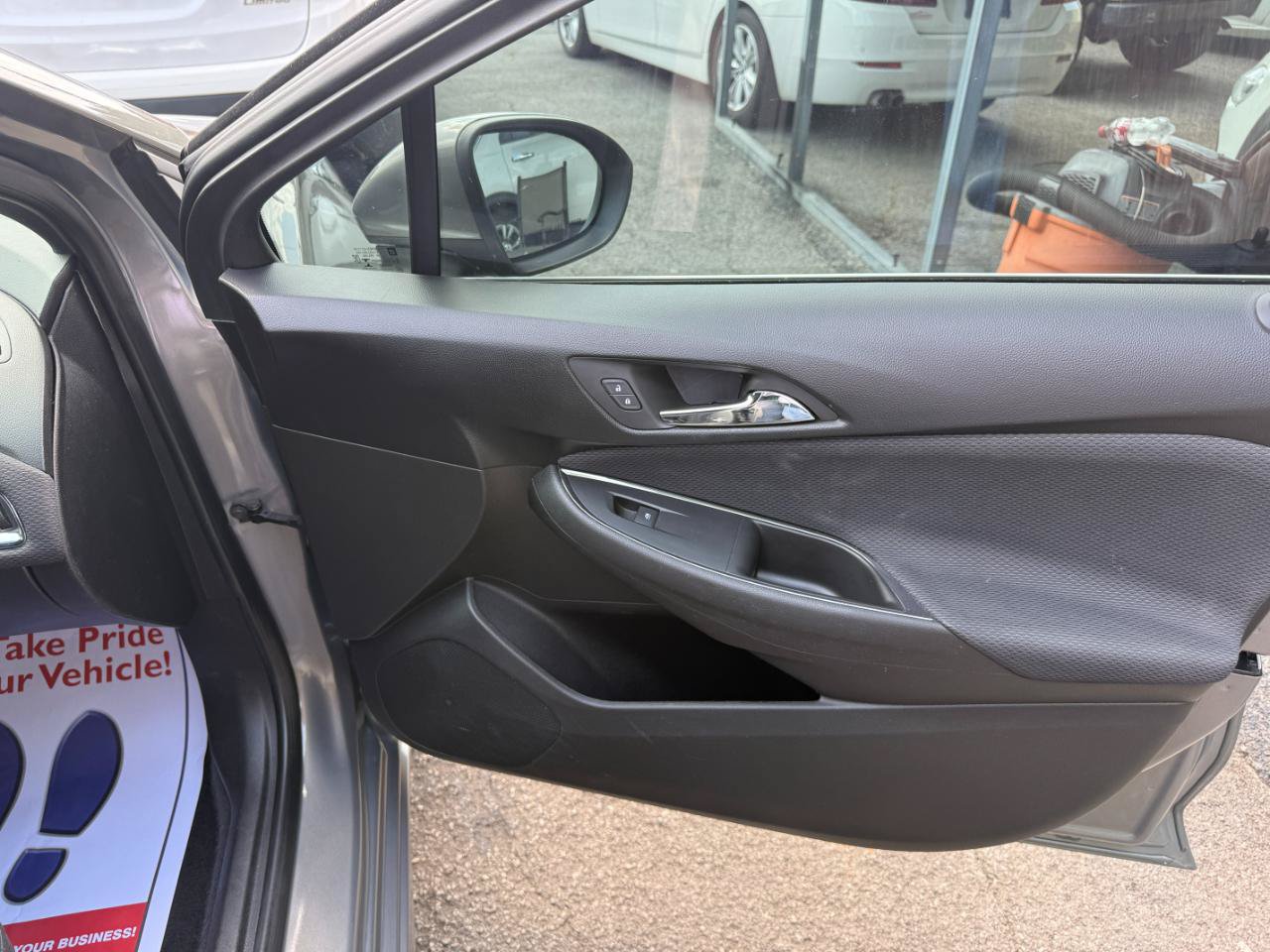 Used 2018 Chevrolet Cruze LT w/ Convenience Package FWD image 51