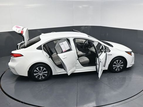 Used 2020 Toyota Corolla LE image 23