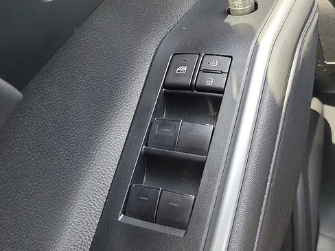 Used 2025 Toyota Highlander XSE AWD/4WD image 14