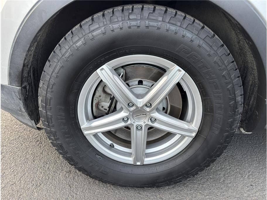 Used 2015 Ford Explorer Limited FWD image 18