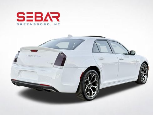 Used 2018 Chrysler 300 S w/ 300S Premium Group image 12