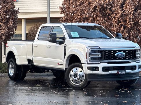 Used 2026 Ford F450 Platinum w/ FX4 Off-Road Package image 2