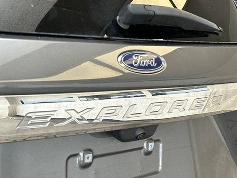 Certified 2023 Ford Explorer XLT AWD/4WD image 28