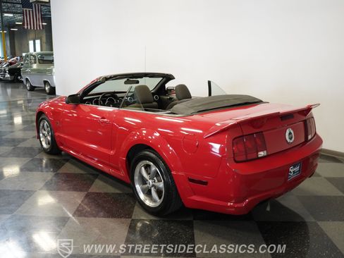 Used 2005 Ford Mustang GT image 15