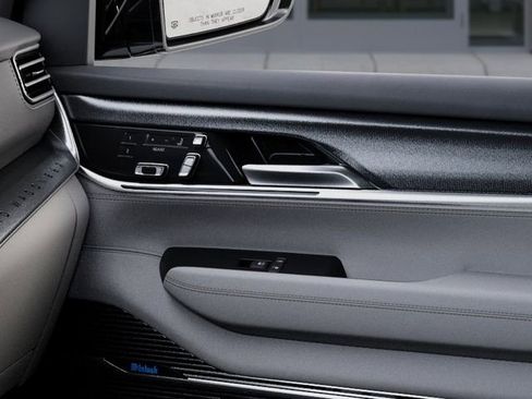 New 2026 Jeep Grand Wagoneer Summit AWD/4WD image 26