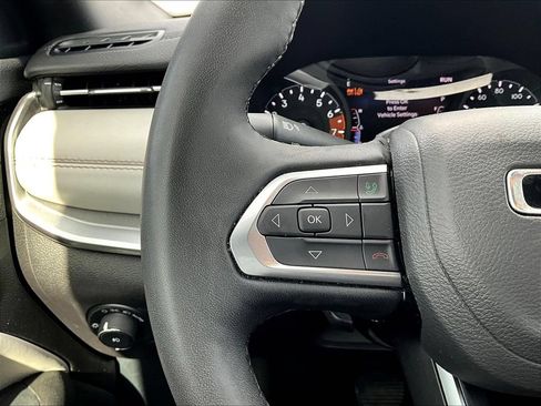Used 2025 Jeep Compass Limited AWD/4WD image 15