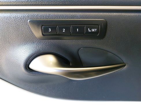 Used 2025 Lexus ES 350 w/ Premium Package image 35