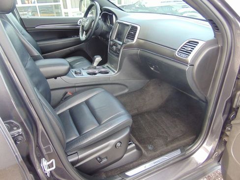 Used 2018 Jeep Grand Cherokee Limited image 5
