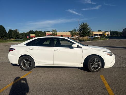 Used 2017 Toyota Camry SE FWD image 26