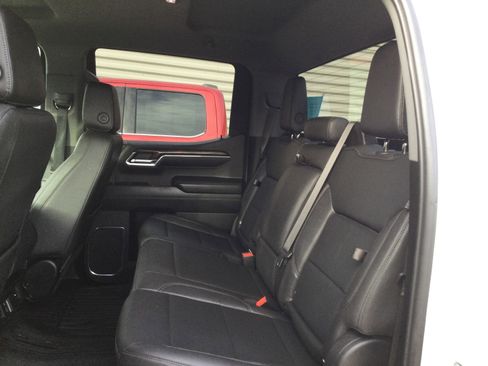 Used 2024 GMC Sierra 1500 SLT w/ X31 Off-Road Package image 6