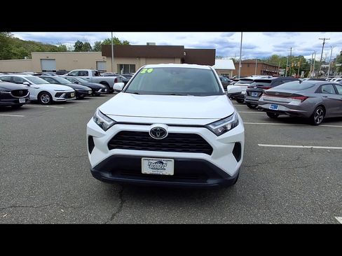 Used 2024 Toyota RAV4 LE AWD/4WD image 3