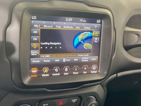 Used 2023 Jeep Renegade Altitude w/ Sun/Sound Group AWD/4WD image 15