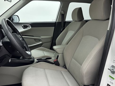 Used 2021 Kia Soul LX image 12