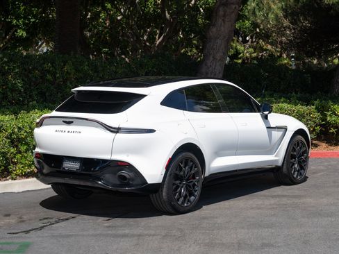 Used 2023 Aston Martin DBX AWD/4WD image 3