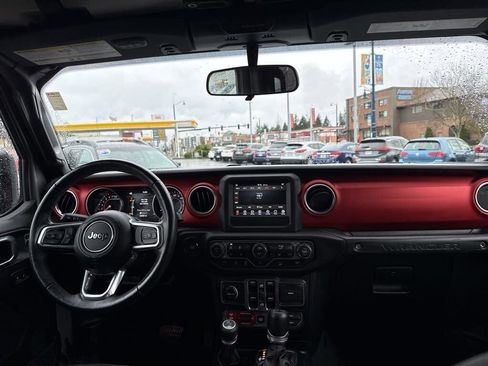 Used 2018 Jeep Wrangler Unlimited Rubicon w/ Cold Weather Group image 5