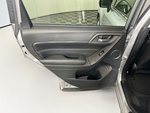 Used 2018 Subaru Forester 2.5i Touring w/ Popular Package #2 AWD/4WD image 27