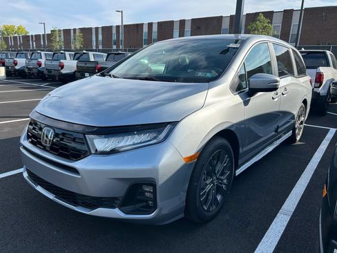 New 2026 Honda Odyssey Touring image 21