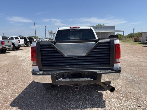Used 2007 GMC Sierra 2500 SLE w/ Z71 Off-Road Package image 4