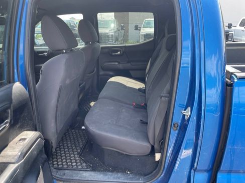 Used 2016 Toyota Tacoma SR5 AWD/4WD image 10
