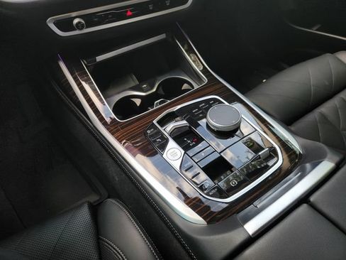 Used 2025 BMW X7 xDrive40i AWD/4WD image 22