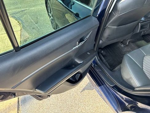 Used 2021 Toyota Camry SE FWD image 9