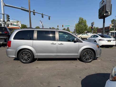 Used 2018 Dodge Grand Caravan GT FWD image 9