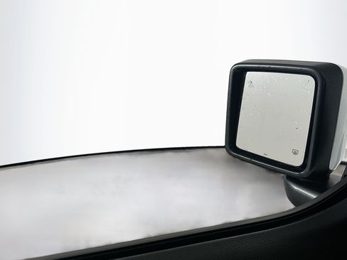 Used 2023 Jeep Wrangler Unlimited Sahara AWD/4WD image 16