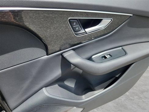 Used 2022 Audi Q7 2.0T Premium Plus w/ Premium Plus Package image 16