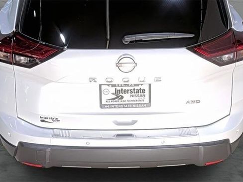 Used 2025 Nissan Rogue SV AWD/4WD image 11