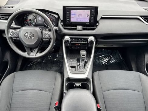 Used 2021 Toyota RAV4 LE AWD/4WD image 15