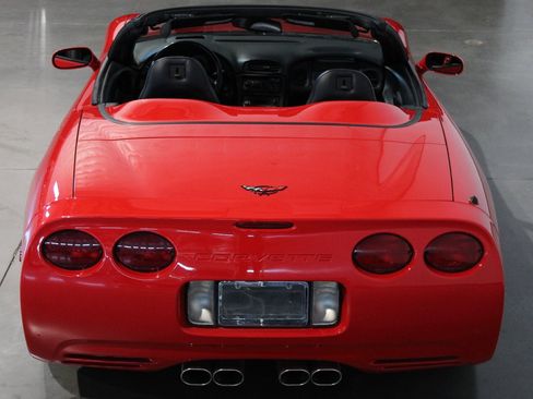 Used 2000 Chevrolet Corvette Convertible w/ Memory Pkg RWD image 10
